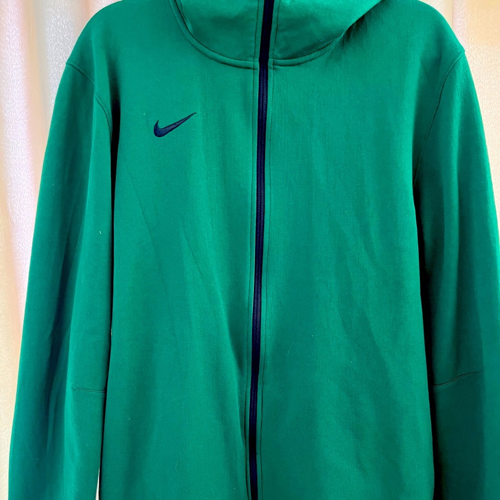 Nike dri fit showtime XL hoodie. Excellent condition. Green.
